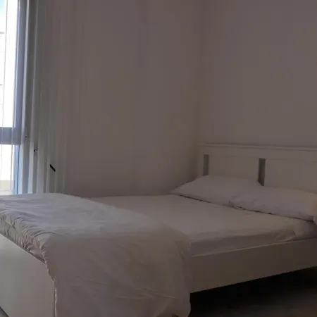 Exclusive Beachside 3 Bedroom With Pool In Apartment
