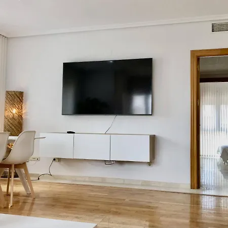 Exclusive Beachside 3 Bedroom With Pool In Apartment